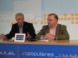 Sixto GonzÃ¡lez y Constantino Berruga, en la sede provincial del PP.