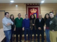 Vicente Aroca y Carlota Romero con militantes del PP de San Pedro.