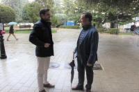 Santiago Serrano y Manuel Serrano, en la Plaza del Altozano de Albacete.