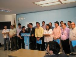 Marcial Marín, con los alcaldes del PP en la sede provincial.