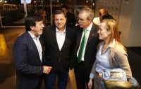 Carmen Navarro y Vicente Aroca, junto al presidente de Feda, Artermio Pérez y el alcalde de la capital, Manuel Serrano.