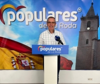 Vicente Aroca, en la sede del PP de La Roda.