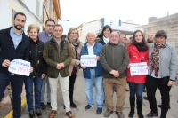 Antonio Martínez, junto a alcaldes y portavoces de la Sierra de Alcaraz, en la manifestación de Villapalacios.